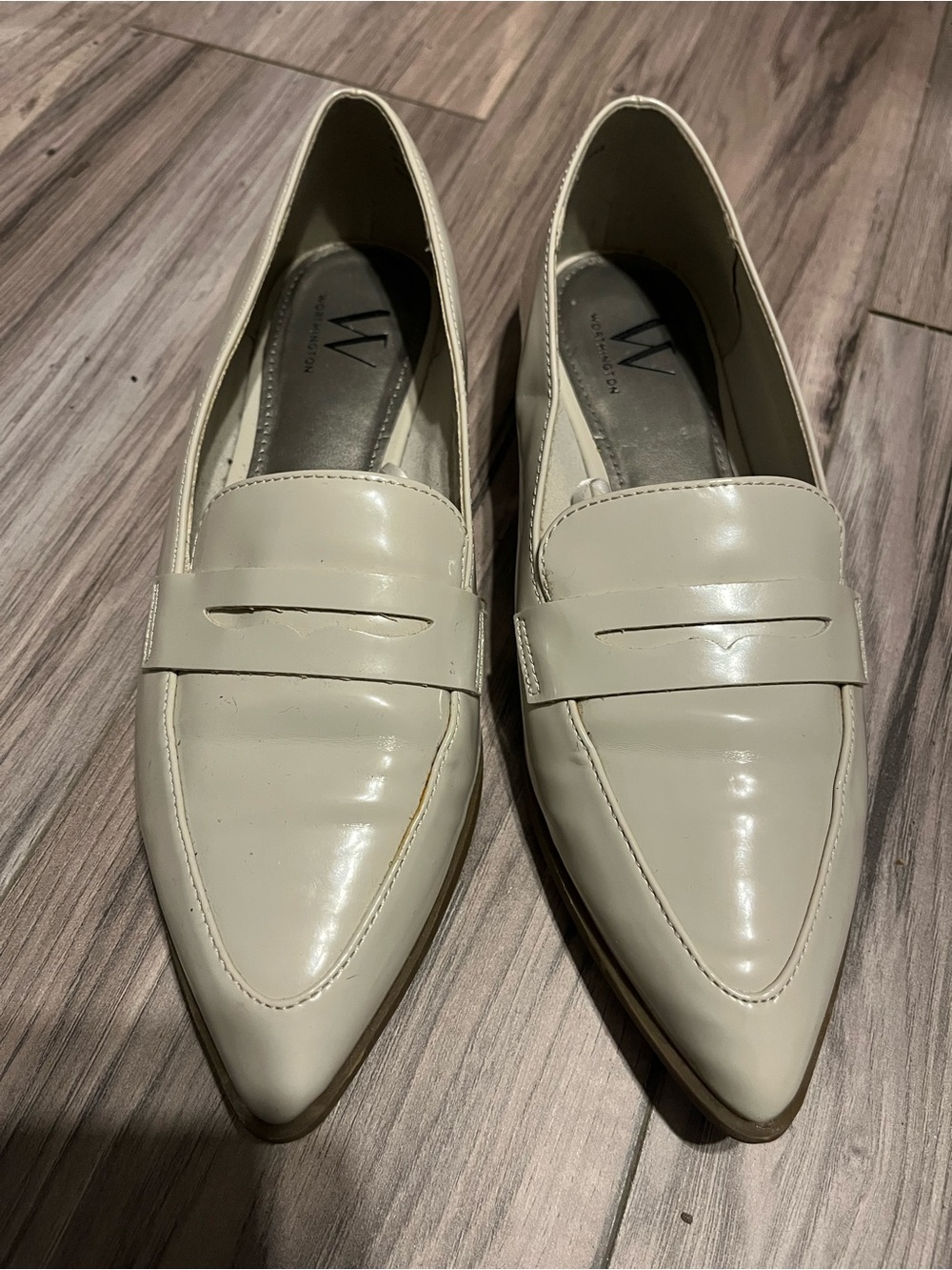 W by Worthington Women's Cream Pointed-Toe Loafers size 7